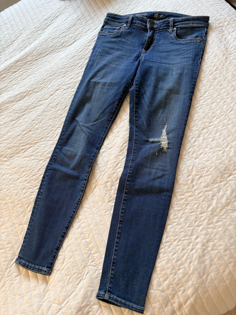 Kut from the Kloth Mid Blue Toothpick Skinny Jeans with Distressed Knee